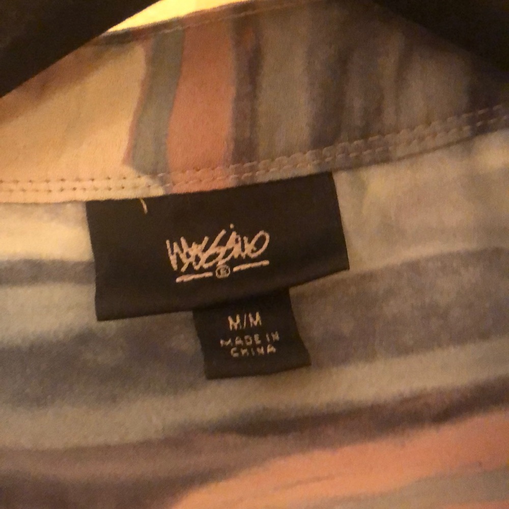 Button down patterned - Picture 3 of 3